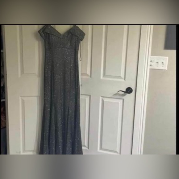 Prom dress - Picture 2 of 3